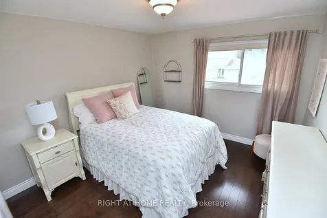 2451 Sinclair Circle Burlington ON L7P 3K9