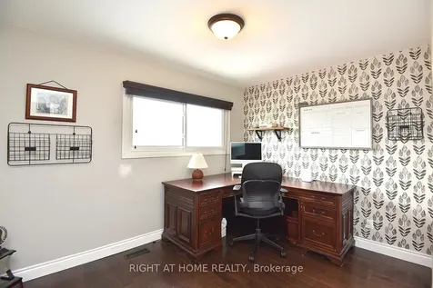 2451 Sinclair Circle Burlington ON L7P 3K9
