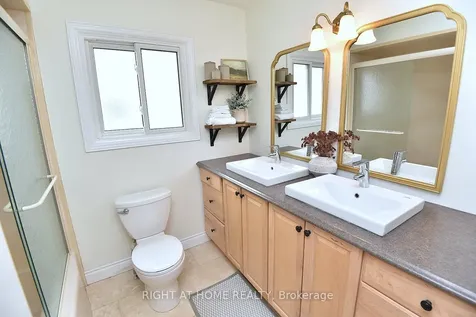 2451 Sinclair Circle Burlington ON L7P 3K9