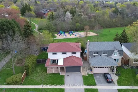 2451 Sinclair Circle Burlington ON L7P 3K9