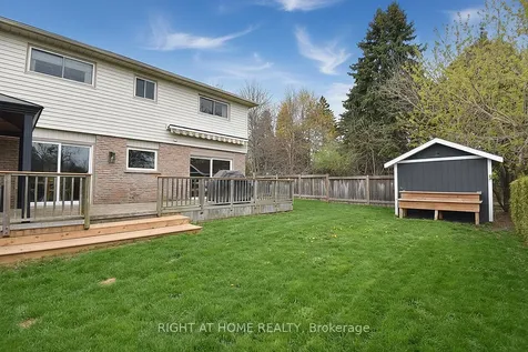 2451 Sinclair Circle Burlington ON L7P 3K9