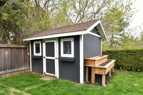 2451 Sinclair Circle Burlington ON L7P 3K9