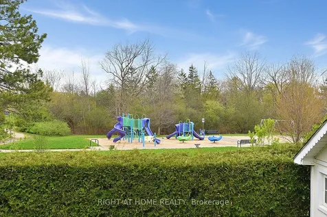 2451 Sinclair Circle Burlington ON L7P 3K9