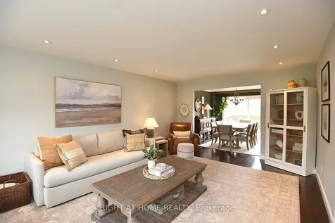 2451 Sinclair Circle Burlington ON L7P 3K9
