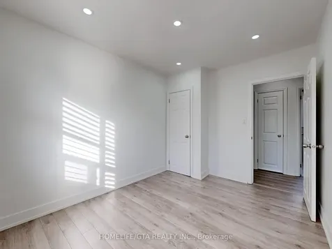 65 Whitley Avenue Toronto ON M3K 1A1