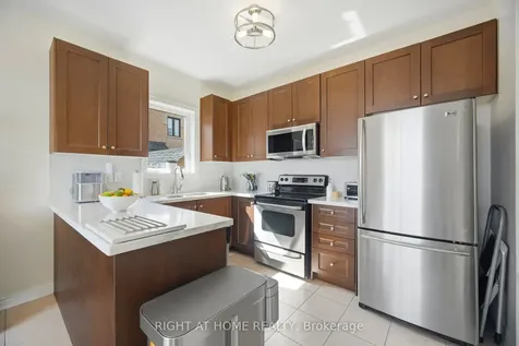333 Sunny Meadow Boulevard Brampton ON L6R 0E9