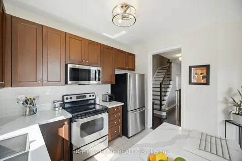 333 Sunny Meadow Boulevard Brampton ON L6R 0E9