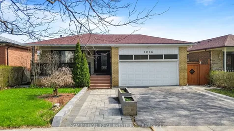 1214 Conyers Crescent Mississauga ON L5C 1K1