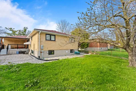 1214 Conyers Crescent Mississauga ON L5C 1K1