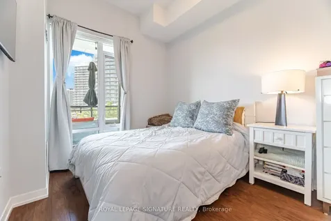 2560 Eglinton Avenue W Mississauga ON L5M 0Y3