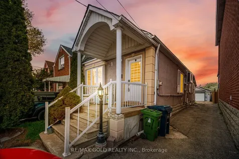 27 Aileen Avenue Toronto ON M6M 1E5