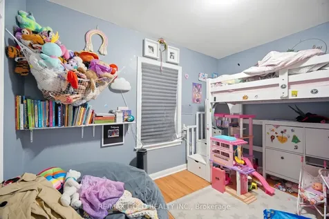 27 Aileen Avenue Toronto ON M6M 1E5