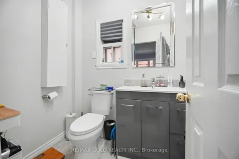 27 Aileen Avenue Toronto ON M6M 1E5