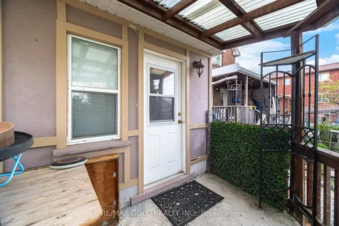 27 Aileen Avenue Toronto ON M6M 1E5