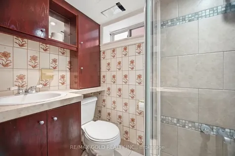 27 Aileen Avenue Toronto ON M6M 1E5