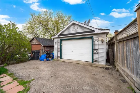 27 Aileen Avenue Toronto ON M6M 1E5