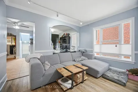 27 Aileen Avenue Toronto ON M6M 1E5