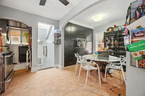 27 Aileen Avenue Toronto ON M6M 1E5