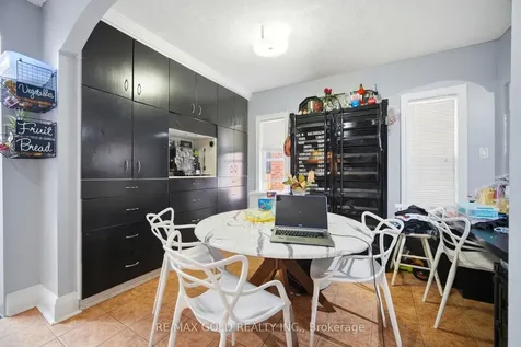 27 Aileen Avenue Toronto ON M6M 1E5
