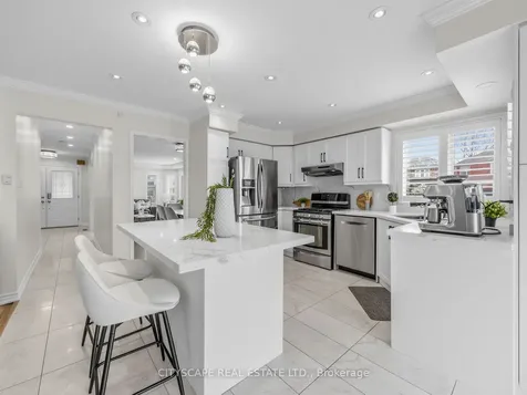 3671 Forest Bluff Crescent Mississauga ON L5N 7W7