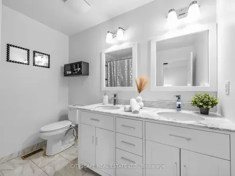 3671 Forest Bluff Crescent Mississauga ON L5N 7W7
