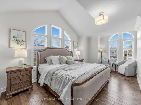 3671 Forest Bluff Crescent Mississauga ON L5N 7W7