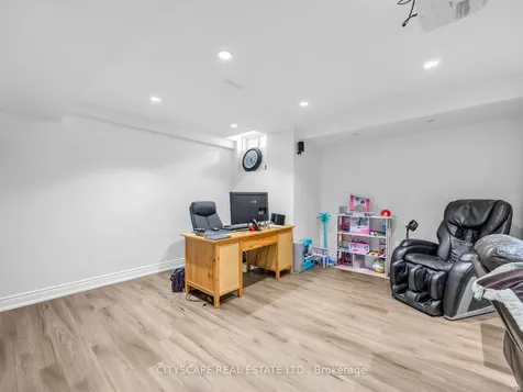3671 Forest Bluff Crescent Mississauga ON L5N 7W7