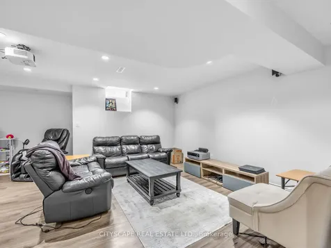 3671 Forest Bluff Crescent Mississauga ON L5N 7W7