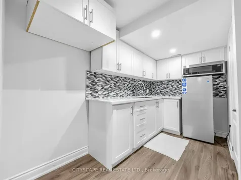 3671 Forest Bluff Crescent Mississauga ON L5N 7W7