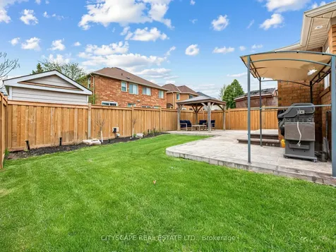 3671 Forest Bluff Crescent Mississauga ON L5N 7W7