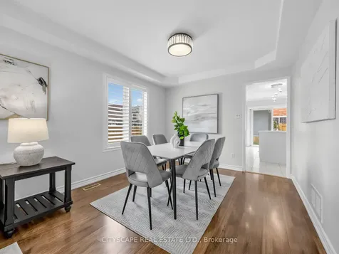 3671 Forest Bluff Crescent Mississauga ON L5N 7W7