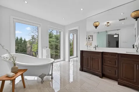 12 Westmount Park Road Toronto ON M9P 1R5