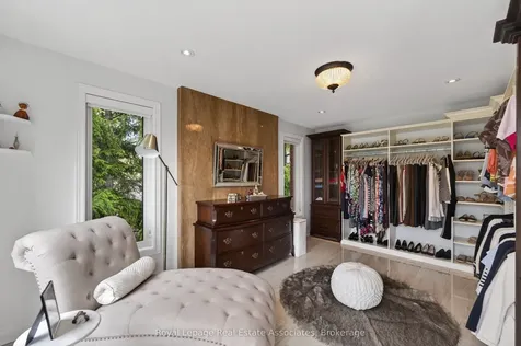 12 Westmount Park Road Toronto ON M9P 1R5