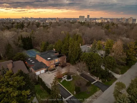 12 Westmount Park Road Toronto ON M9P 1R5