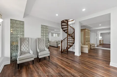 12 Westmount Park Road Toronto ON M9P 1R5