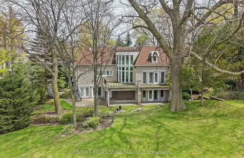 6A Edenbrook Hill Toronto ON M9A 3Z6