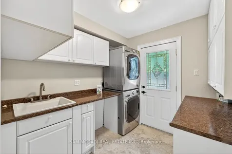 1779 Fifeshire Court Mississauga ON L5L 2T3