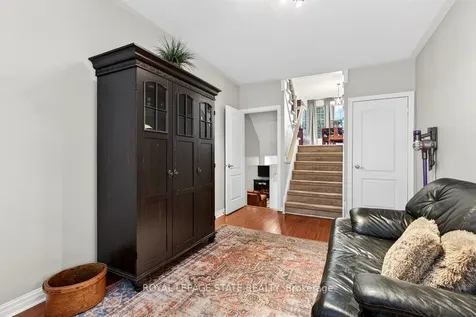 5901 Chercover Court Burlington ON L7L 6T2