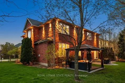5901 Chercover Court Burlington ON L7L 6T2