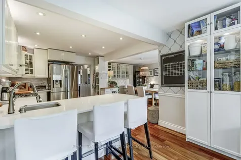1279 Old English Lane Oakville ON L6M 2P6