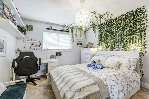1279 Old English Lane Oakville ON L6M 2P6