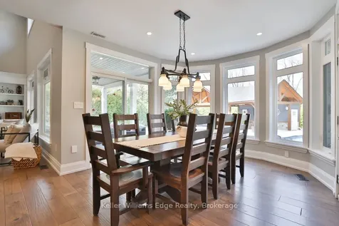 441 Claremont Crescent Oakville ON L6J 6J9