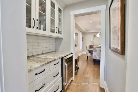 441 Claremont Crescent Oakville ON L6J 6J9