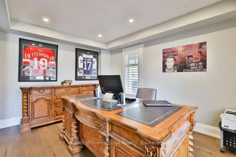 441 Claremont Crescent Oakville ON L6J 6J9