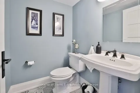 441 Claremont Crescent Oakville ON L6J 6J9