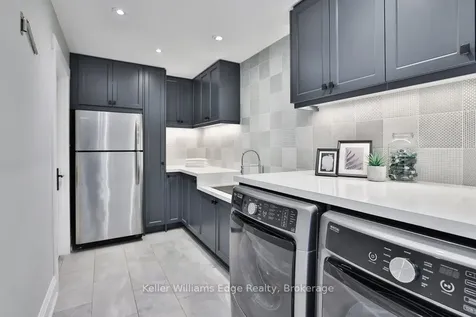 441 Claremont Crescent Oakville ON L6J 6J9