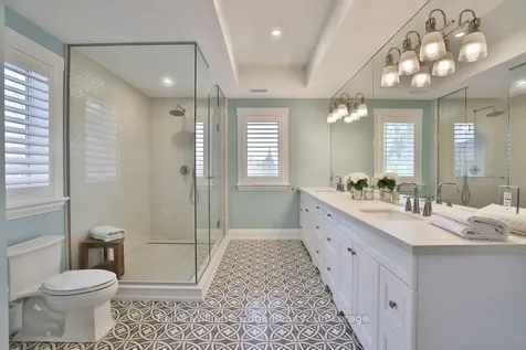 441 Claremont Crescent Oakville ON L6J 6J9