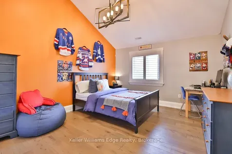 441 Claremont Crescent Oakville ON L6J 6J9