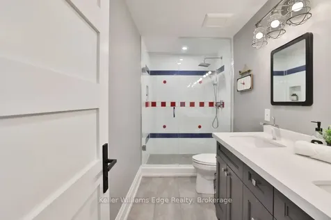 441 Claremont Crescent Oakville ON L6J 6J9
