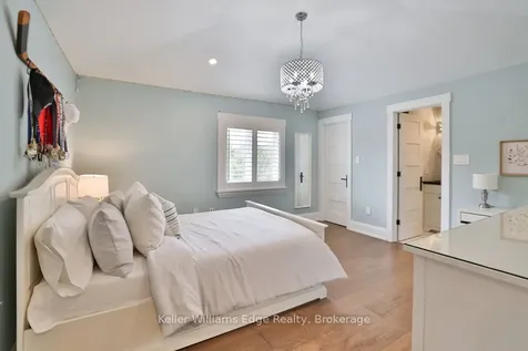 441 Claremont Crescent Oakville ON L6J 6J9